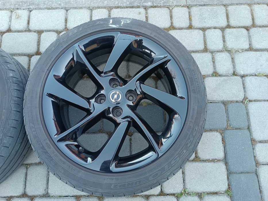 piękne felgi z oponami letnimi
