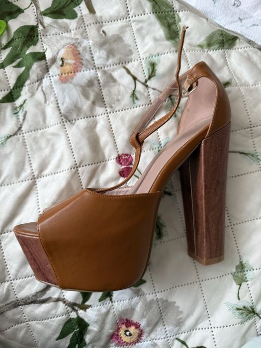 Босоножки 39 идут на 40