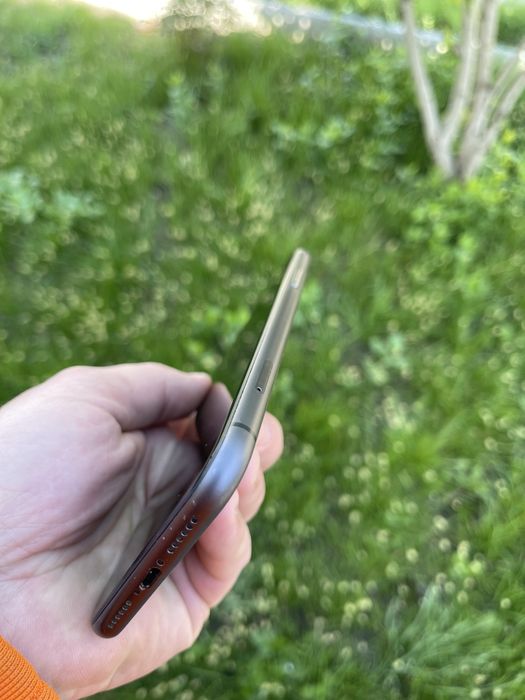 iPhone 11 neverlock акб 86%