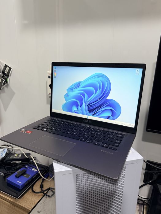 Ноутбук з Америки потужний Asus Ryzen 3+20 ddr4+ssd м2+AMD RX VEGA 3