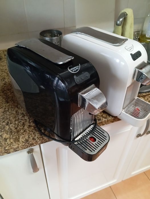 Duas Máquinas de café pingo doce