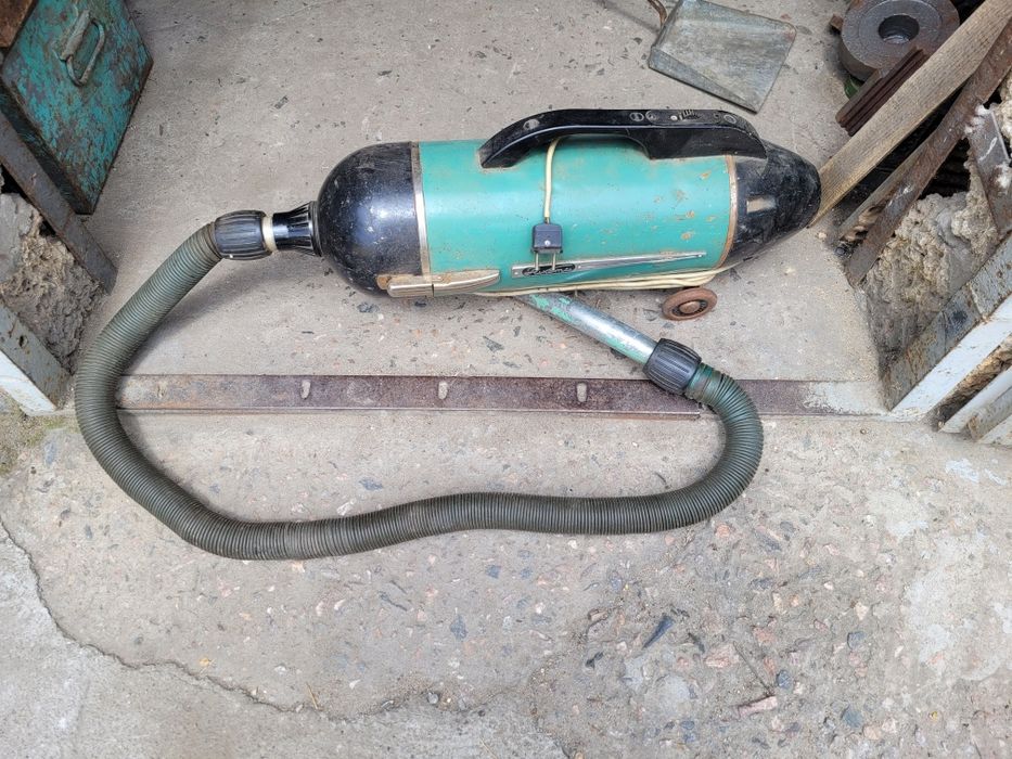 Продам пылесосы  , советского производства