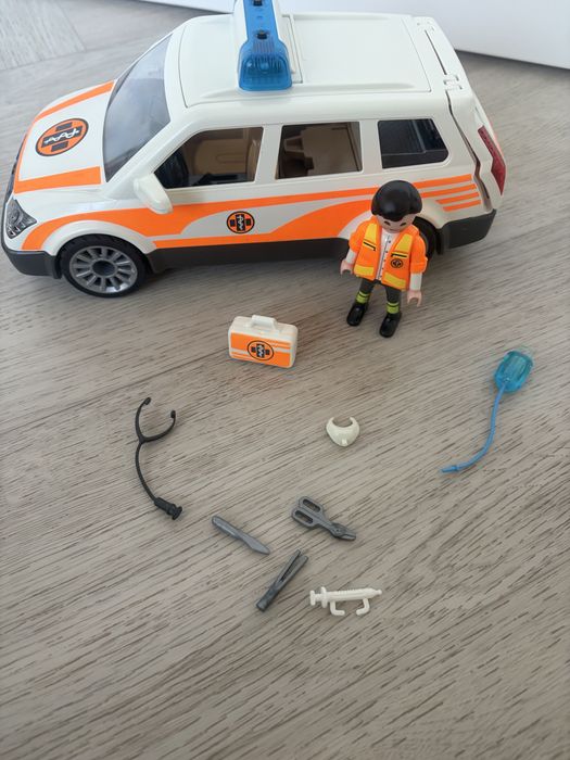 Playmobil 70050 samochód ratowniczy światło dźwięk