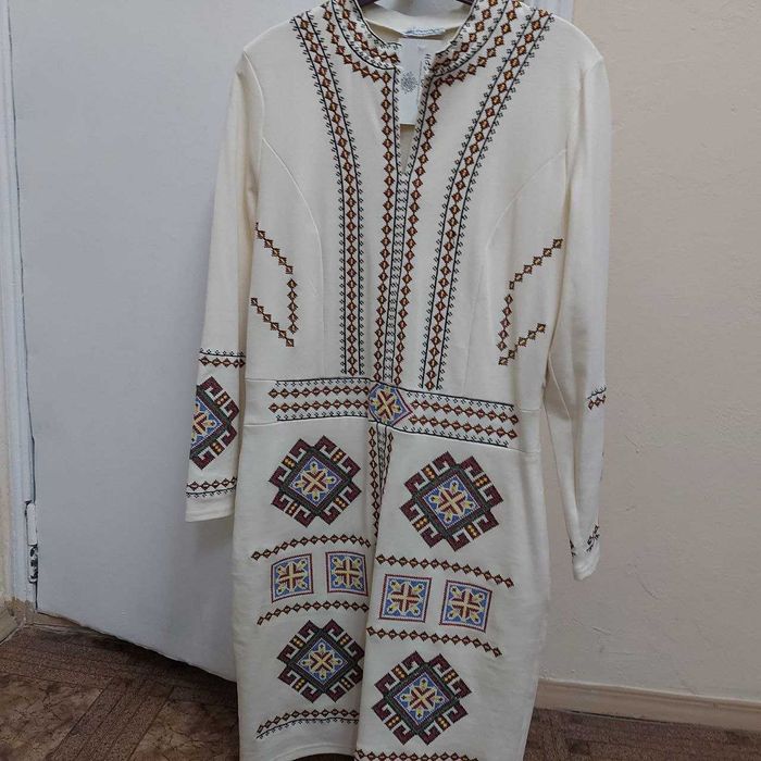 Плаття вишите хрестиком «Карпатське»