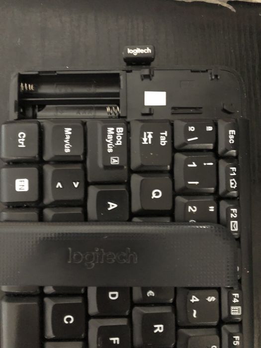 Комплект (клавіатура і мишка) Logitech Combo MK220