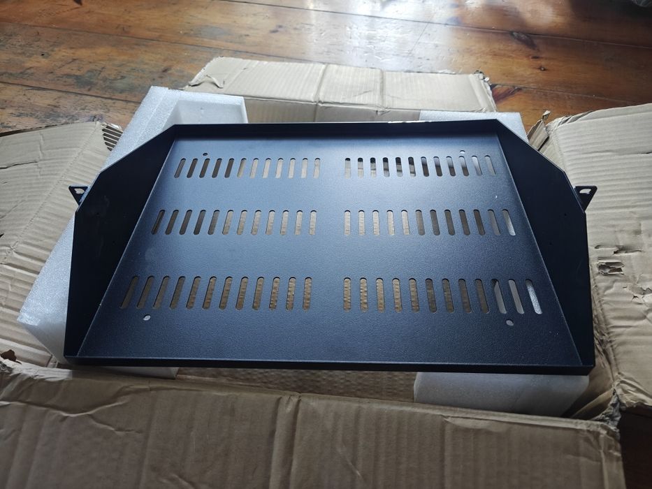 Półka do serwera StarTech SHELF-2U-14-CENTER-V