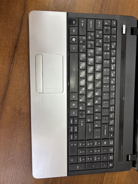 Ноутбук Acer Aspire E1-521