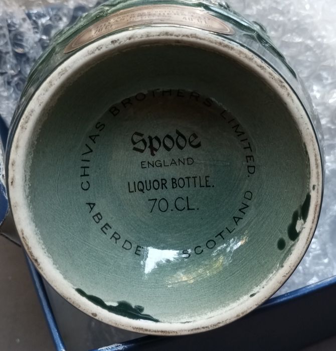 Garrafa de whisky em porcelana