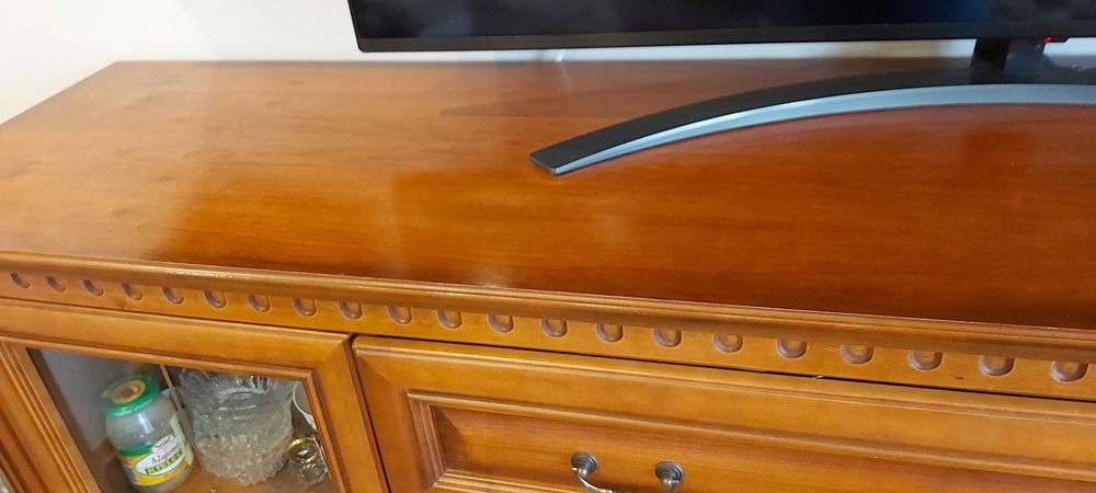 Duża komoda i witryna z kolekcji Bydgoskie Meble Firenze