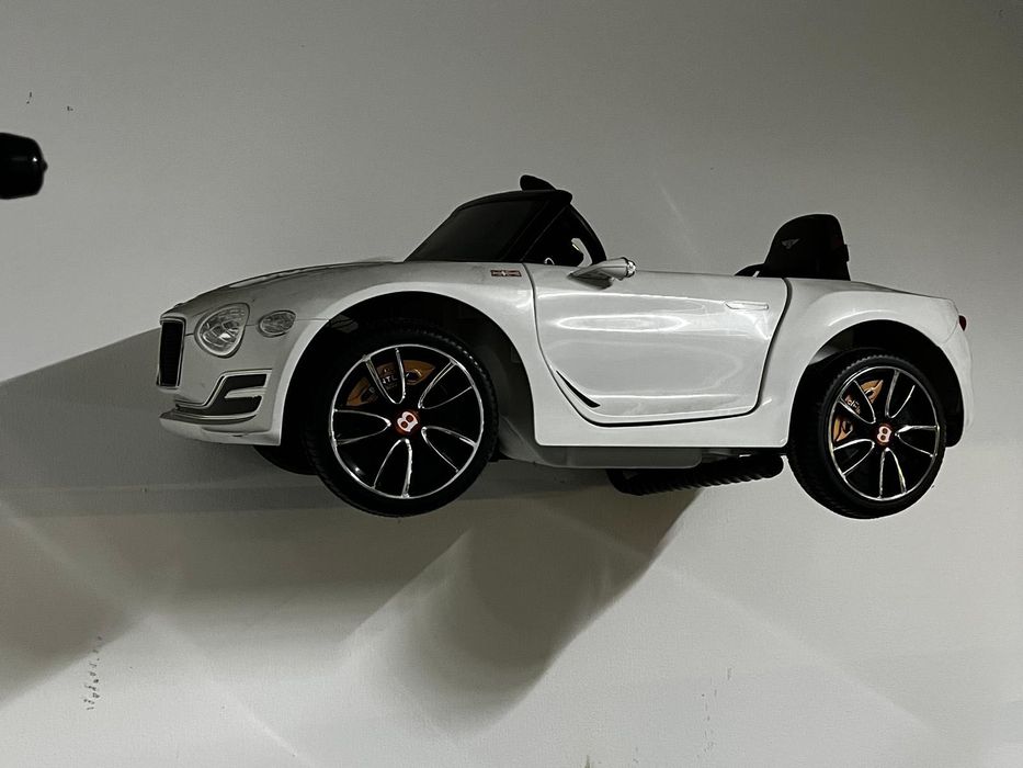 Homcom Carro elétrico Bentley GT Branco Para criança
