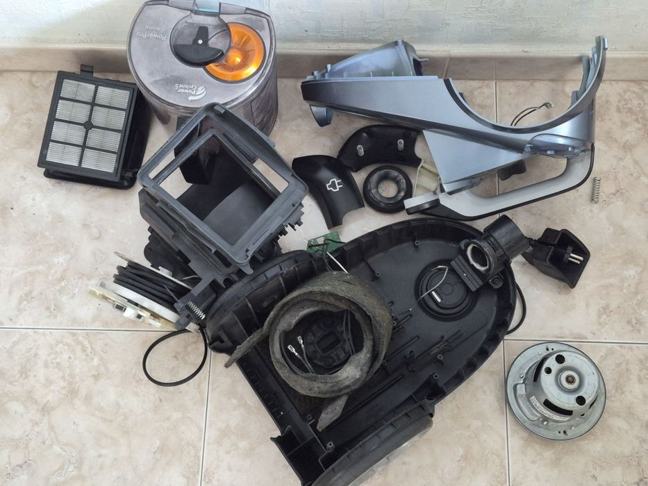 Неробочий Philips PowerPro Animal Cyclone 5 2100W FC8764