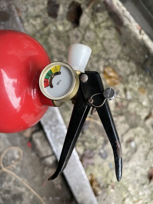 Продам огнетушитель