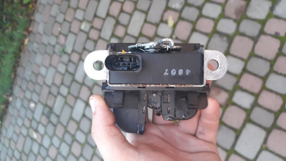 Замок кришки багажника seat altea toledo passat b6 b7