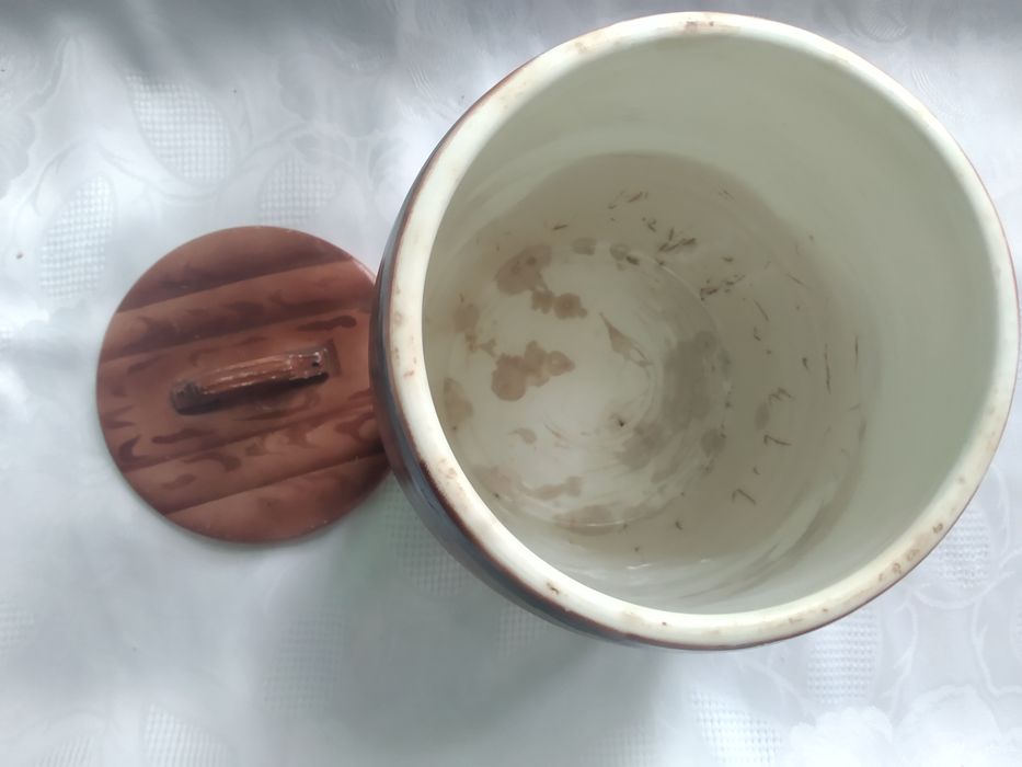 Продам кружки и боченок.