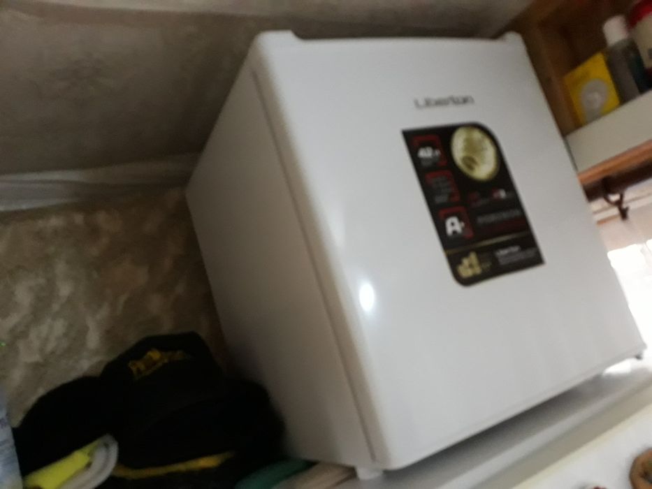 Продам маленький холодильник