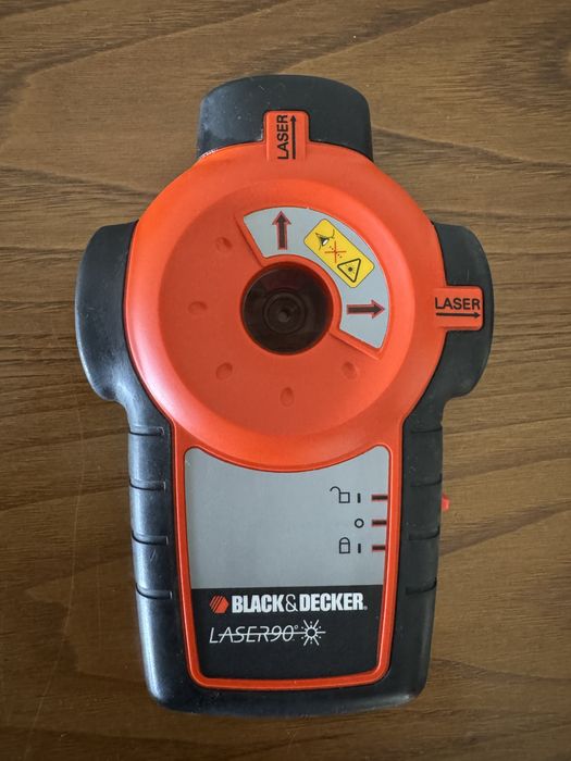 Medidor Laser Black&Decker 90°