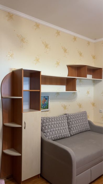 Комплект дитячих меблів: ліжко з шухлядами, шафа, полиці та шухляди