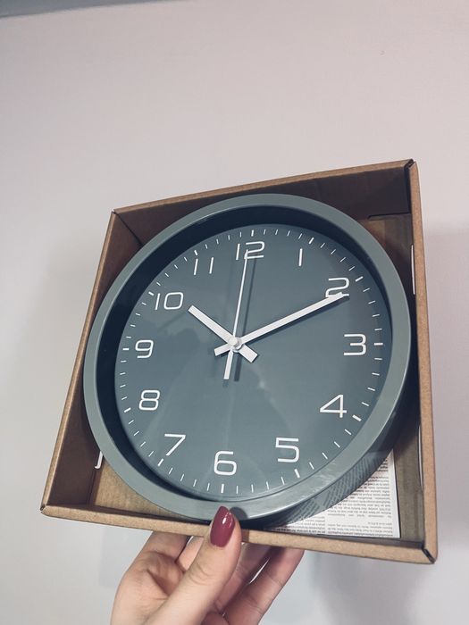 Szalwiowy piekny zegar scienny zielony