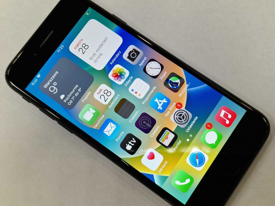 Iphone SE 2020/ 128GB/ Black/ Czarny/ Bateria 100%/ Grade A- + ładowar
