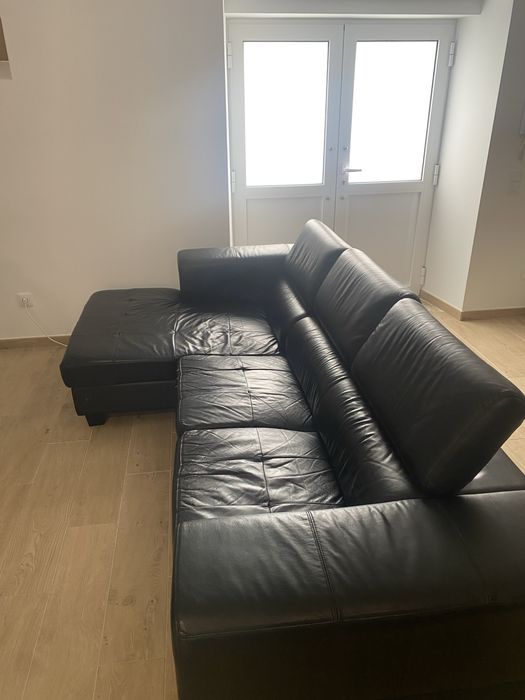 Sofá de couro sintetico