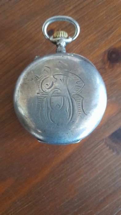 Relógio de bolso em prata