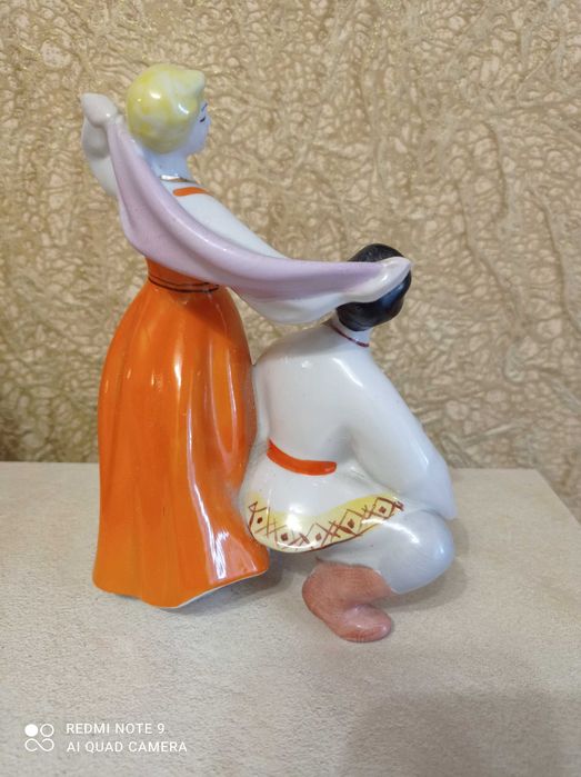 Статуэтка фарфоровая ссср