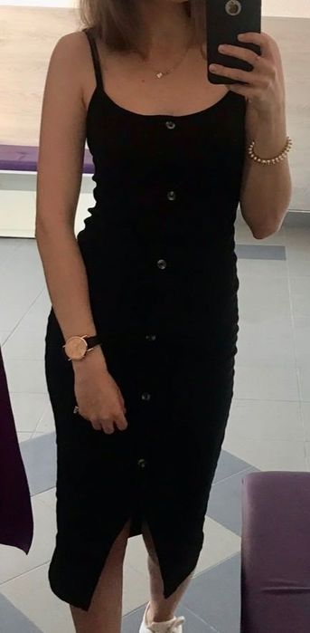 czarna prążkowana sukienka