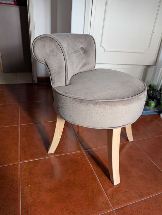 Cadeira quarto pequena