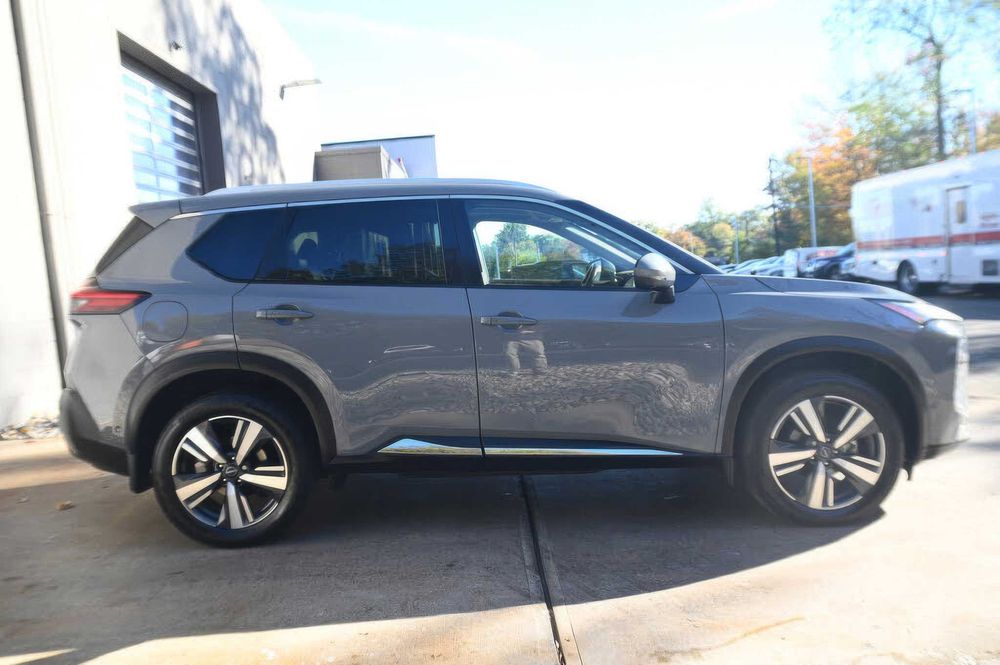 Nissan Rogue SL      2023