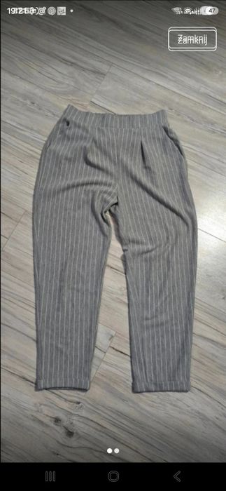 Spodnie damskie Stradivarius