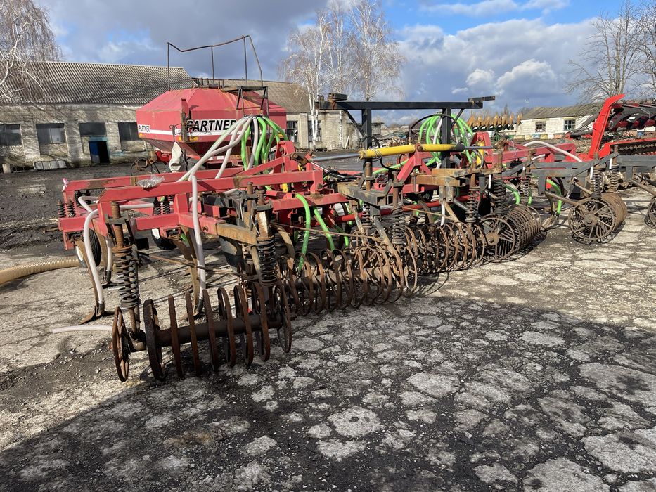 Сівалка суцільного висіву ПАРТНЕР 8м
