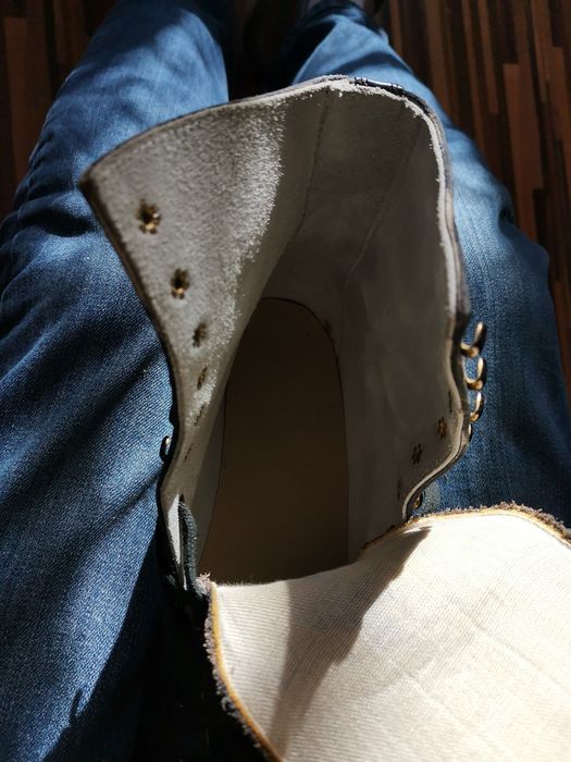 Łyżwy do jazdy figurowej na lodzie.