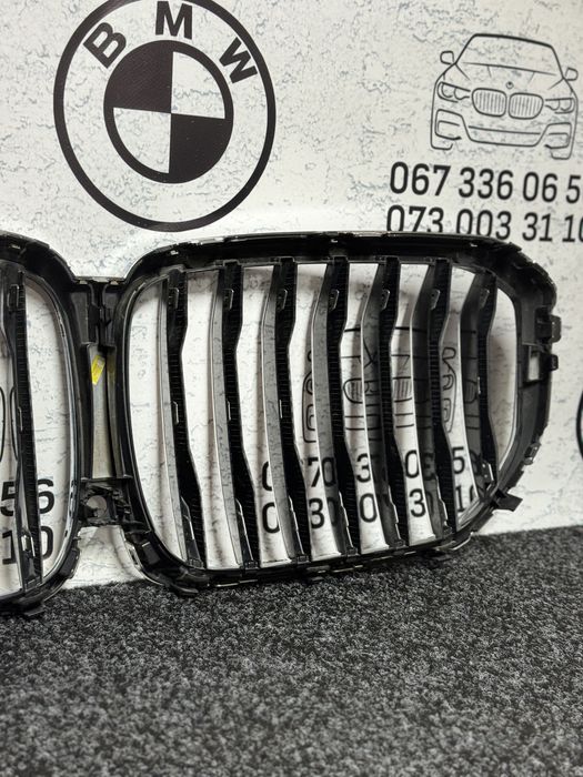 Верхня решітка радіатора / ноздрі BMW X5 G05 хром 51137454889
