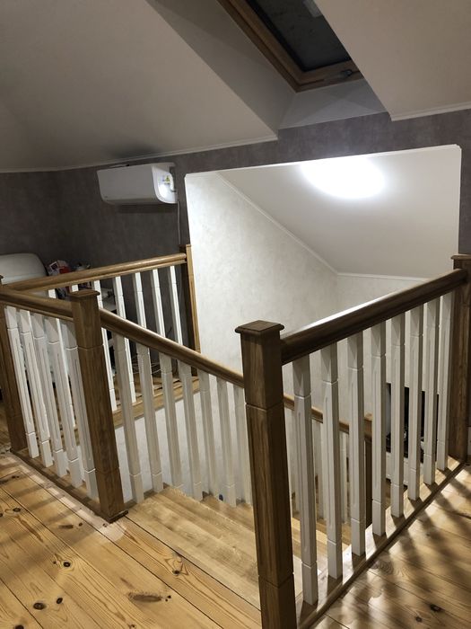 Сходи, деревʼяні сходи, каркас, металевий каркас, сходи з дерева