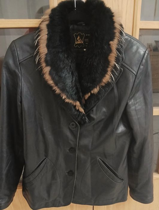 Casaco feminino. de  couro genuína .