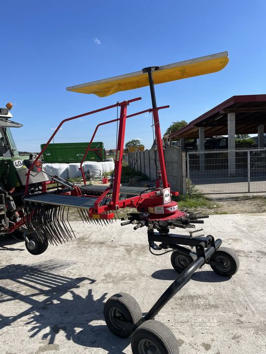 Zgrabiarka karuzelowa Fella TS 456 T szerokość robocza 4,5 m