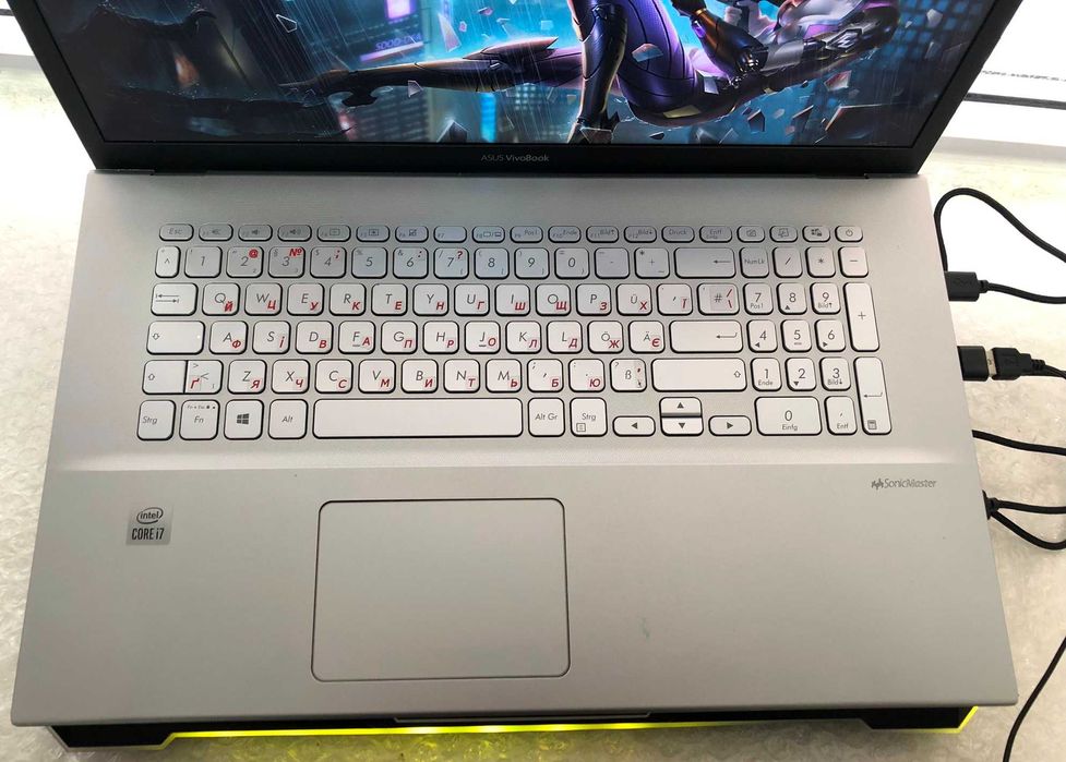 Asus VivoBook F712JA 17.3" FHD  i7-1065G7 DDR 20Gb SSD 512Gb акум ≈1г