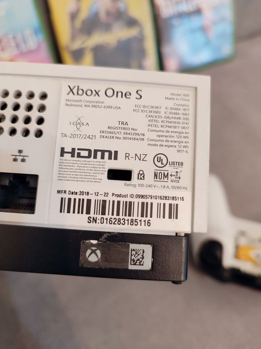 Xbox One S + Pad + Gry