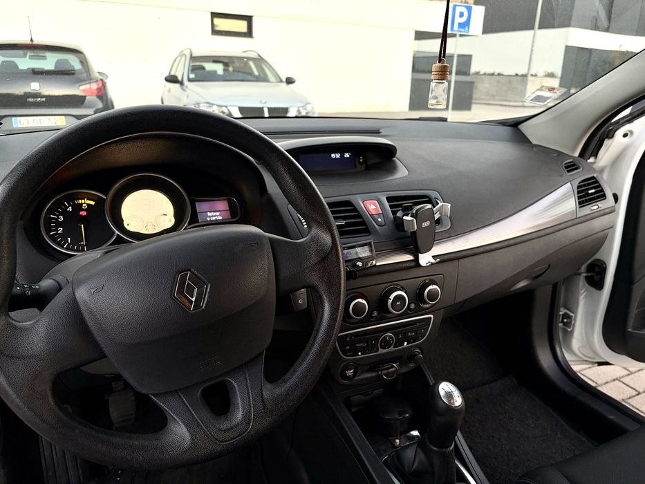 Renault Megane 1.5 foto 4