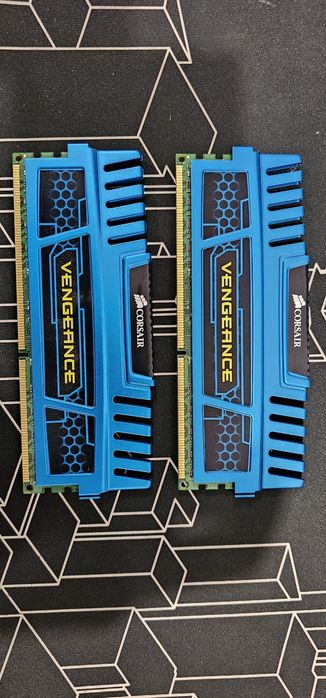 Corsair 8GB ( 2x 4GB) DDR3 1600 Mhz