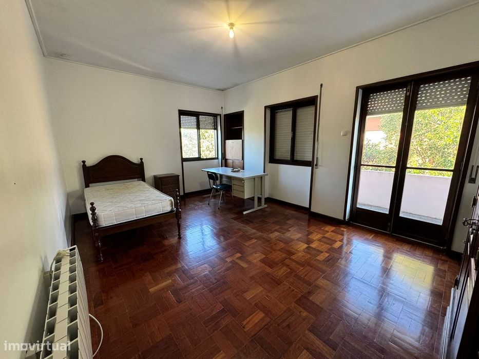 Quarto Para Rapaz com varanda - Estudante Universitário
