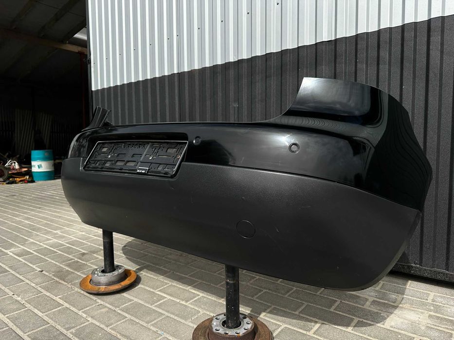 Бампер задній хетбчек Golf 5 бампер чорний Фольксваген Гольф 5 L041