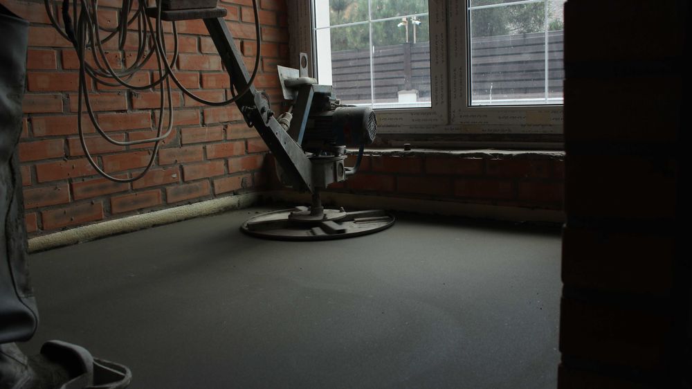 Стяжка пола полусухим методом, выравнивание пола, ровный пол