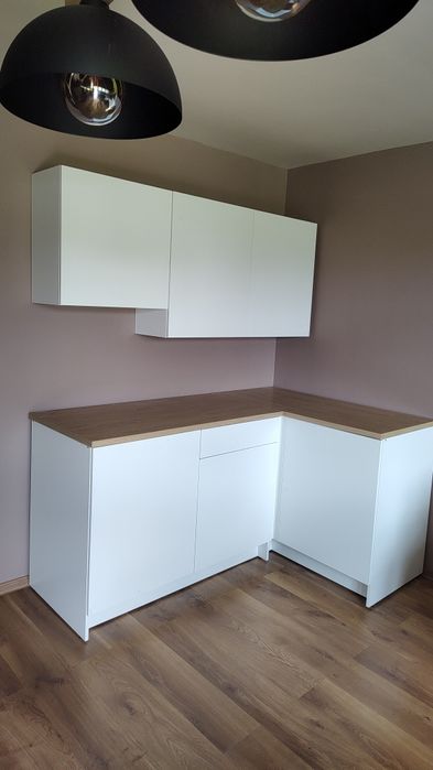 Montaż i skręcanie mebli w paczkach