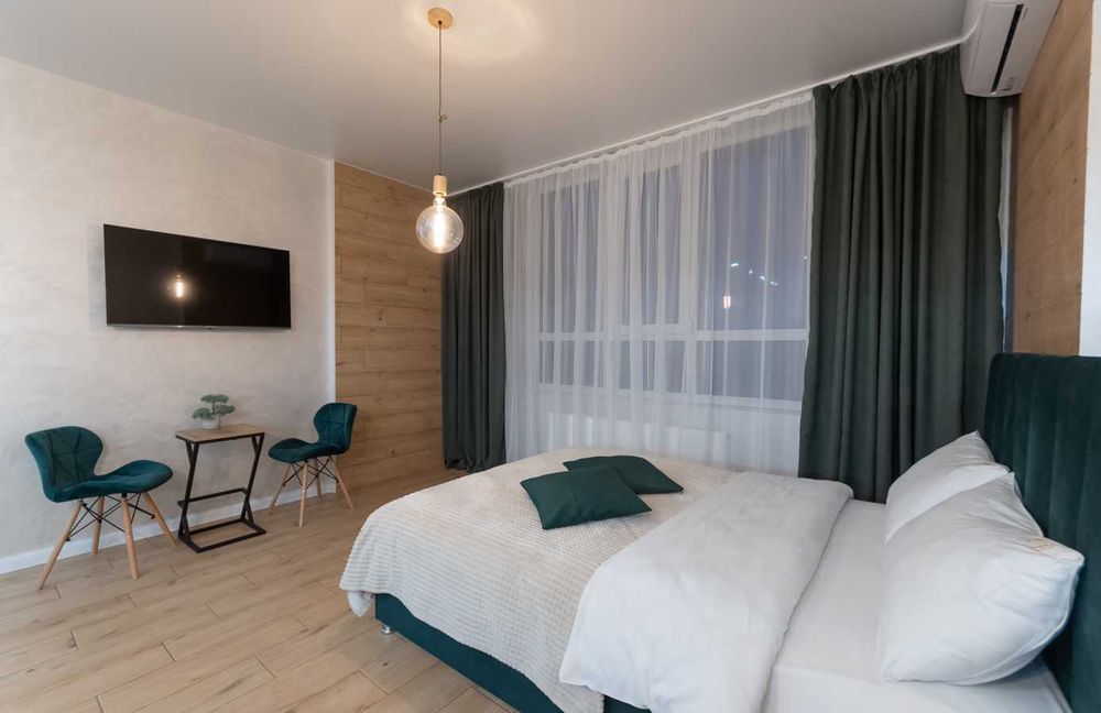 Затишна квартира в будинку з Генератором - подобово, поруч із метро.