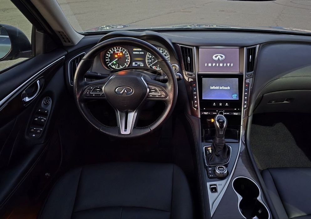 Продам infiniti Q50 в отличном состоянии