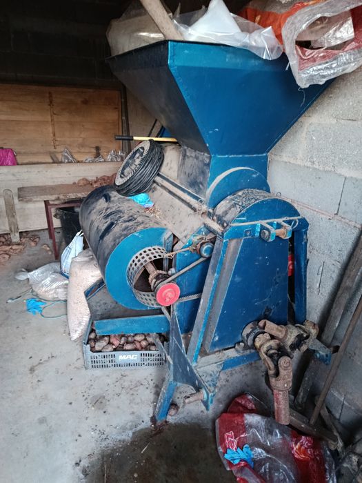 Máquina esgravilgar milho para trator