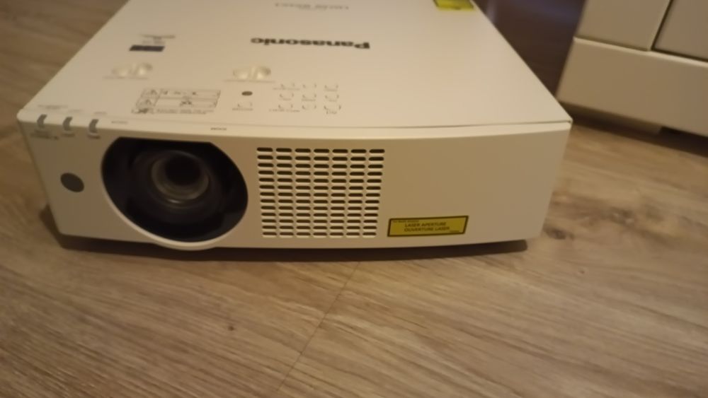 Panasonic PT-VMZ60EJ