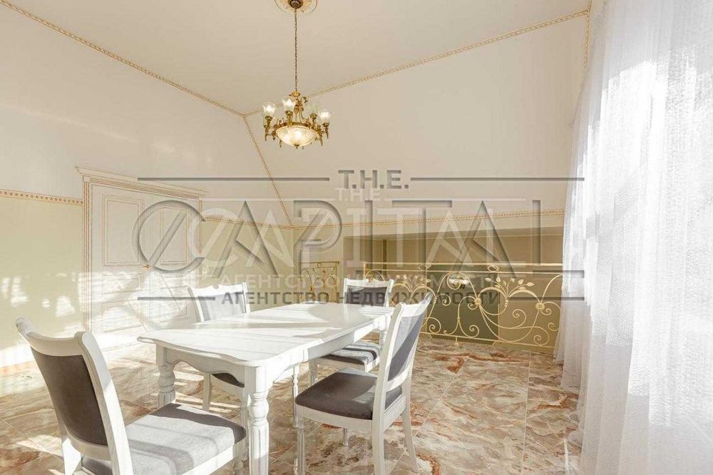 Оренда будинку в центрі міста з басейном!