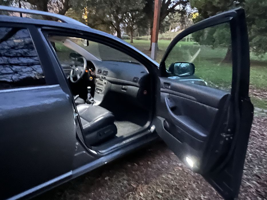 Toyota Avensis SW 2.2D-4D 150 cv Nacional